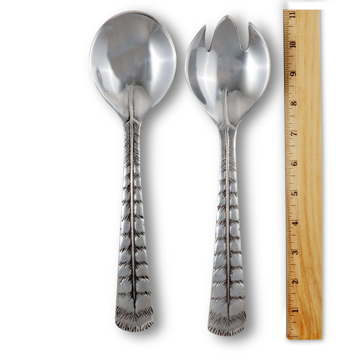 https://www.arthurcourt.com/cdn/shop/products/arthur-court-game-birds-feather-salad-servers-219h11-31867491352691_1200x.jpg?v=1678074765